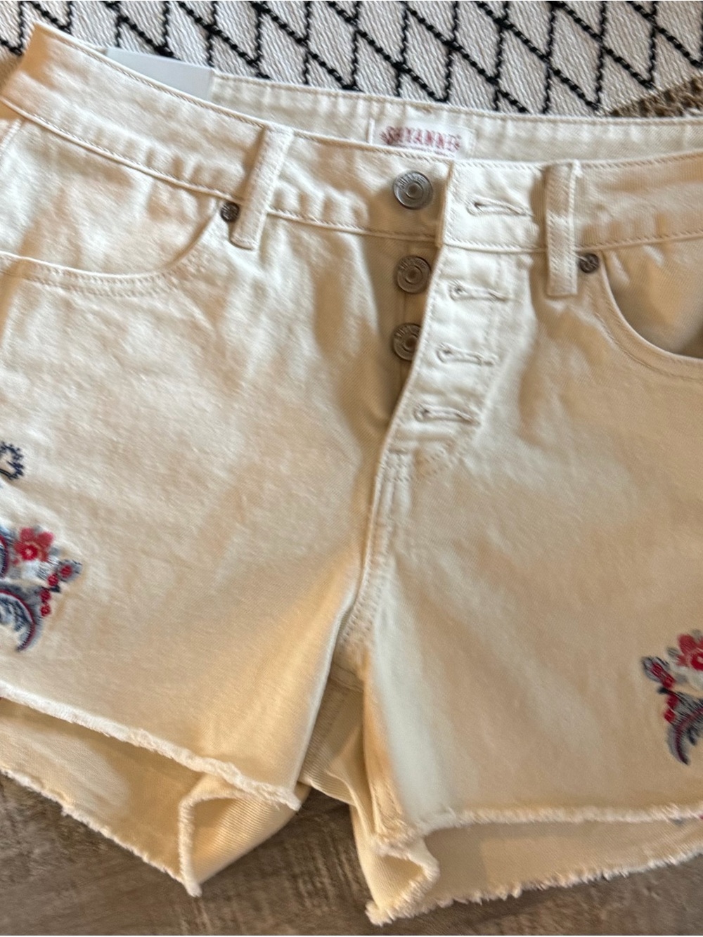 Shyanne Cream Embroidered Button-Fly Denim Shorts-Brand New - Picture 2 of 5